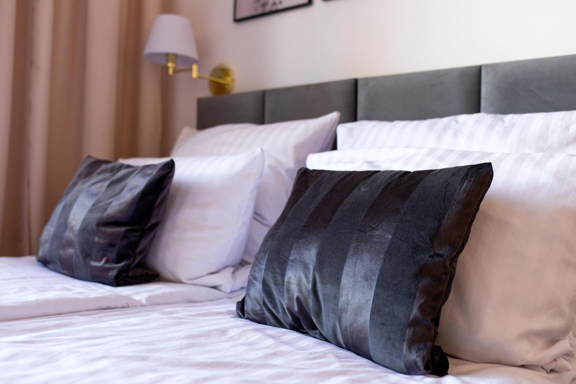 Discover Krakow Apartments - Lubomirskiego St - Classic & Modern - Near Main Station, Netflix And Ac Exteriör bild