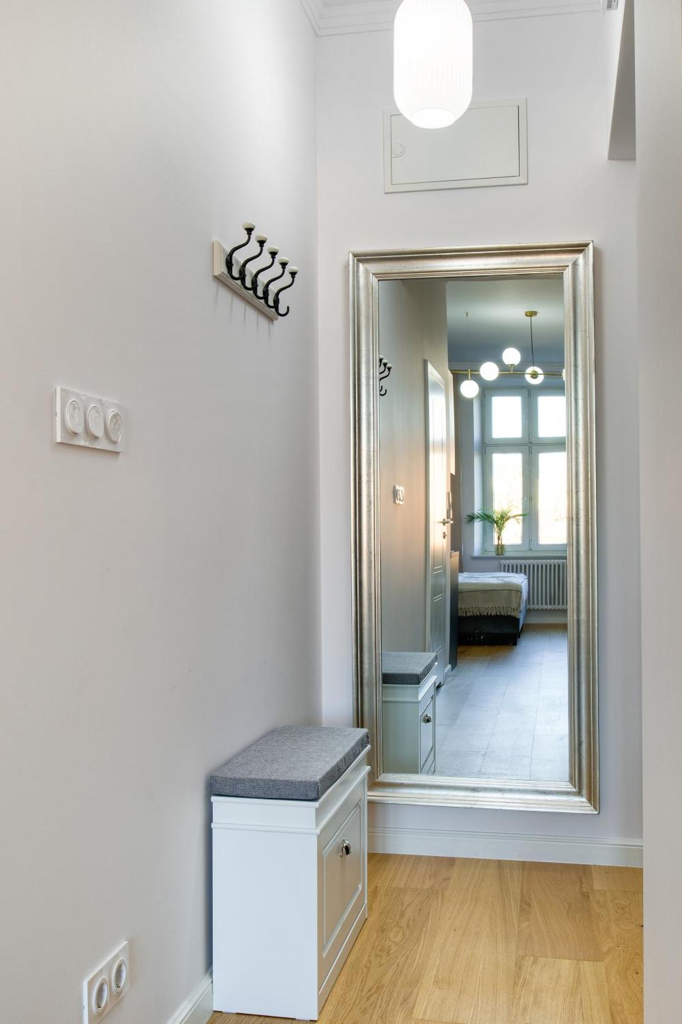 Discover Krakow Apartments - Lubomirskiego St - Classic & Modern - Near Main Station, Netflix And Ac Exteriör bild