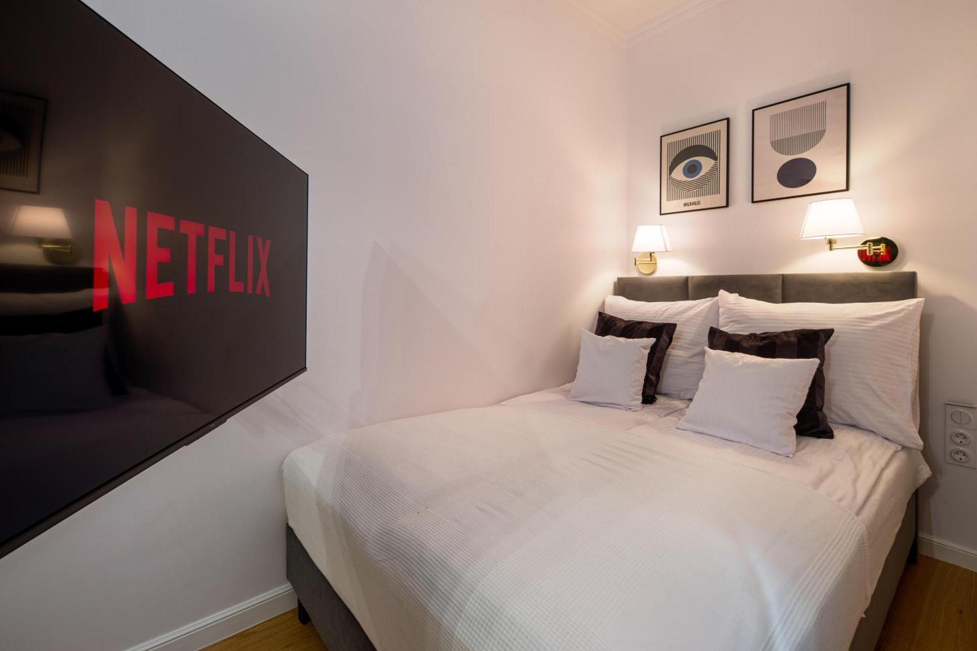 Discover Krakow Apartments - Lubomirskiego St - Classic & Modern - Near Main Station, Netflix And Ac Exteriör bild